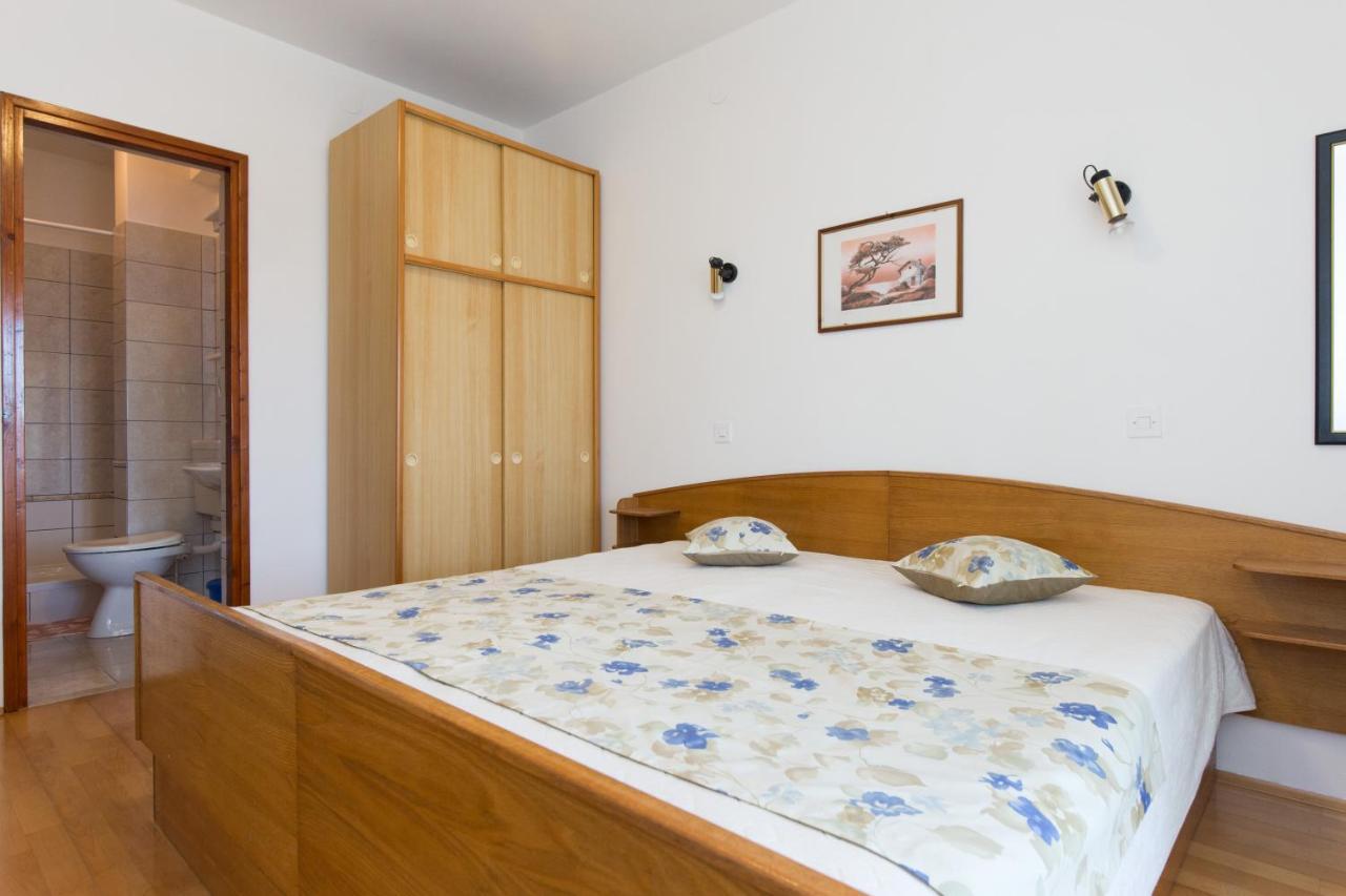 Apartment & Room Dinka, Krk Krk Town Luaran gambar