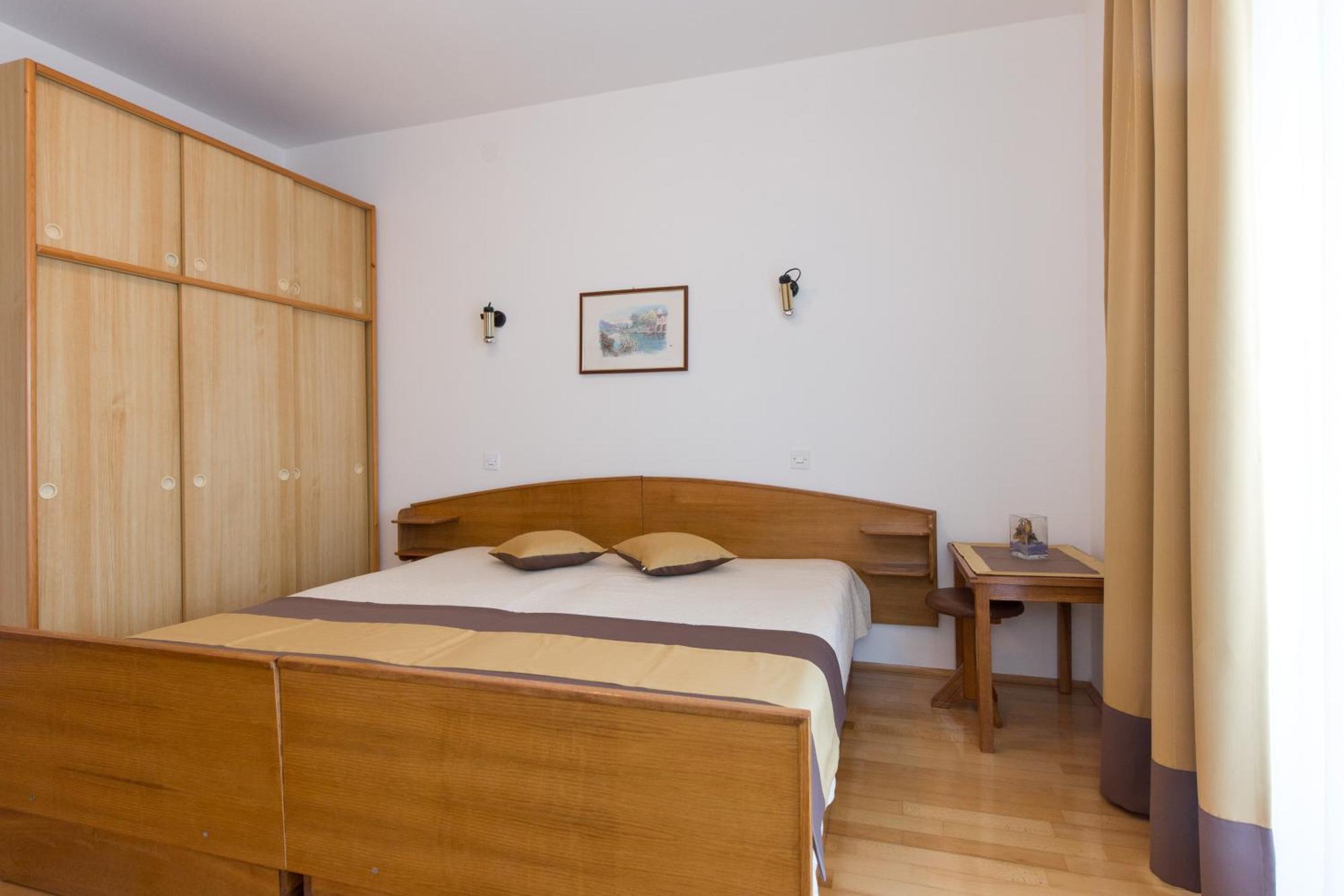 Apartment & Room Dinka, Krk Krk Town Bilik gambar